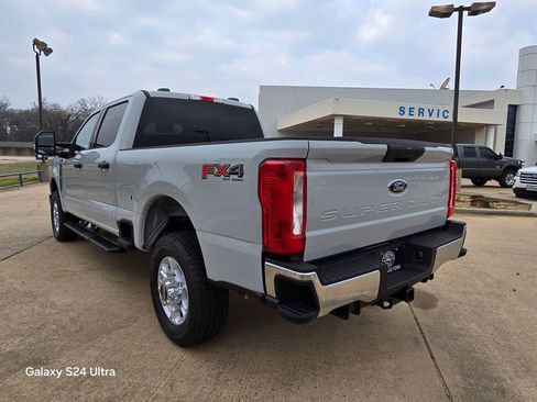 New 2026 Ford F250 XLT w/ FX4 Off-Road Package image 3