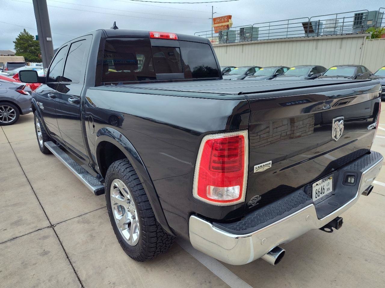 Used 2017 RAM 1500 Laramie w/ Convenience Group AWD/4WD image 6