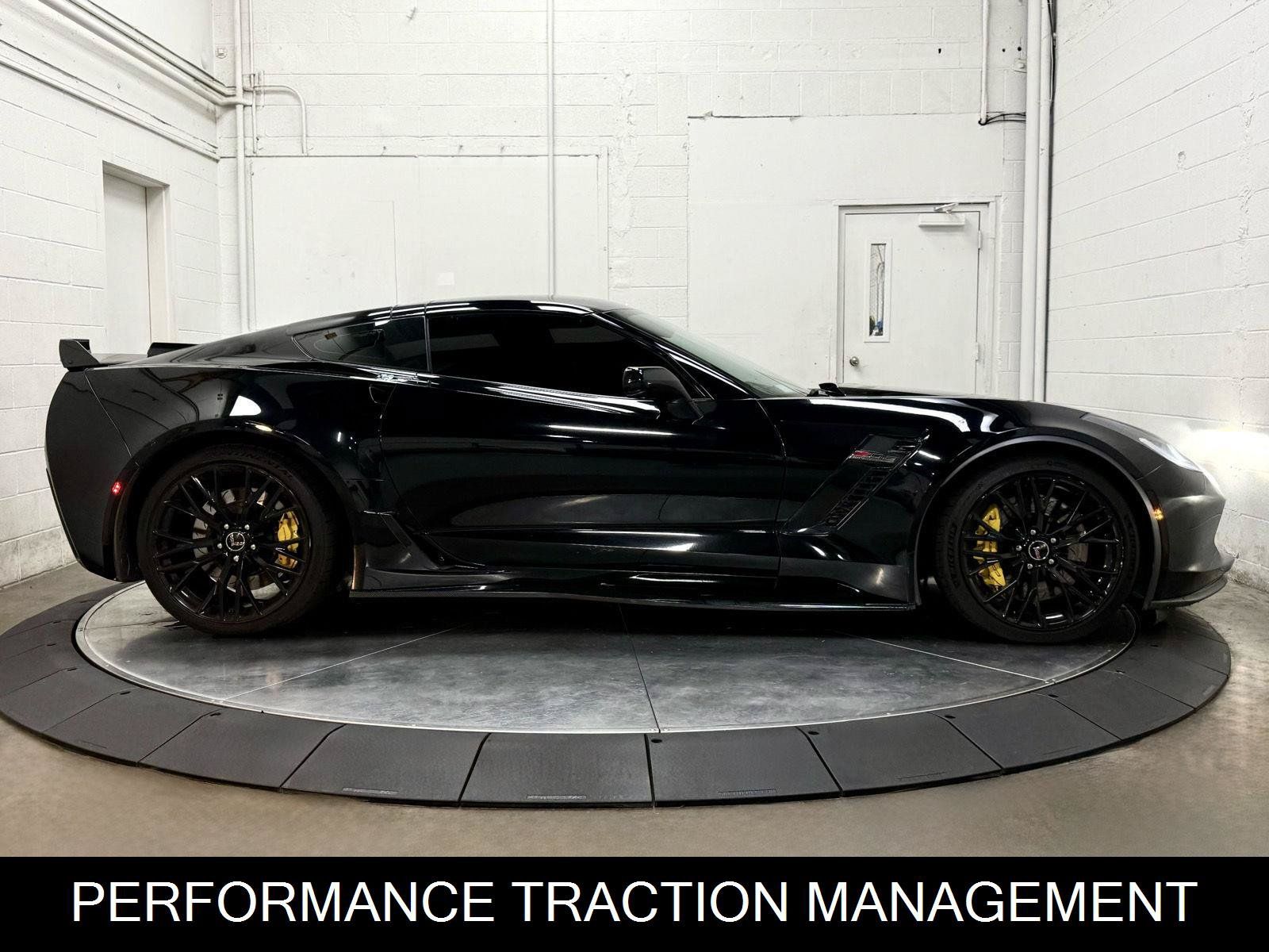 Used 2015 Chevrolet Corvette Z06 w/ 3LZ Preferred Equipment Group RWD image 9