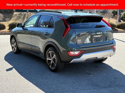 Used 2025 Kia Niro EX image 4