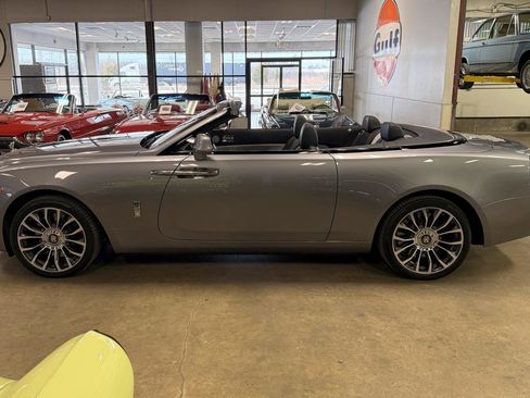 Used 2019 Rolls-Royce Dawn image 12