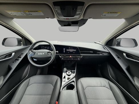 Certified 2024 Kia Niro Wind w/ Wind Preserve Package FWD image 4