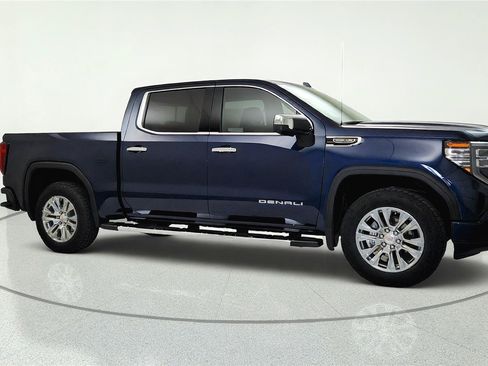 Used 2023 GMC Sierra 1500 Denali AWD/4WD image 8
