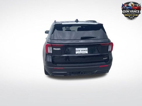 Used 2025 Ford Explorer ST-Line w/ ST-Line Street Pack AWD/4WD image 4