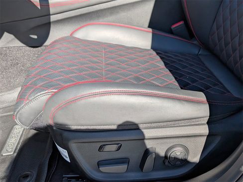 Used 2025 Genesis G70 3.3T Advanced w/ Sport Prestige Package image 15