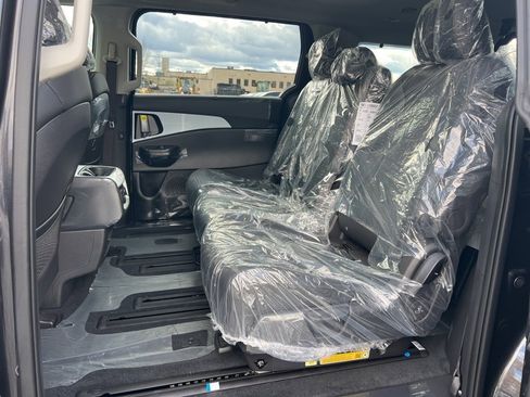 New 2026 Kia Carnival SX image 13