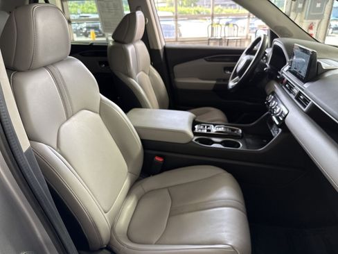 Used 2023 Honda Pilot Touring image 28
