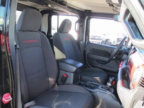 Used 2023 Jeep Gladiator Rubicon w/ Trailer Tow Package image 17