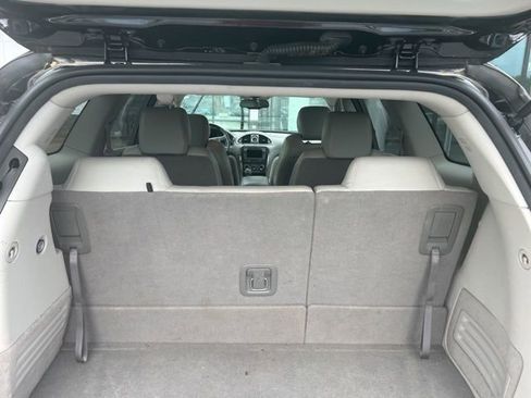 Used 2017 Buick Enclave Leather FWD image 6