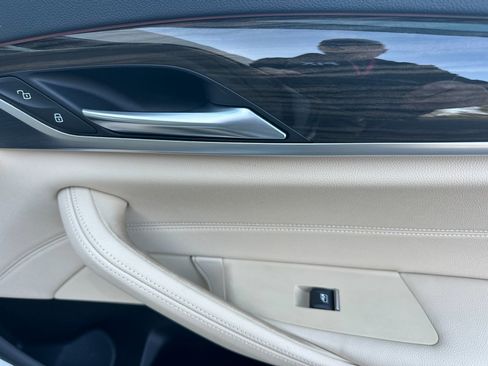 Used 2019 BMW 530i w/ Convenience Package image 21