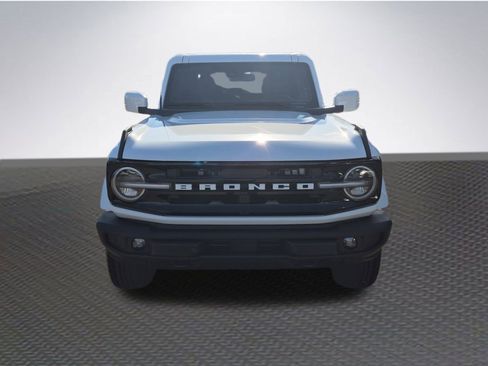 New 2025 Ford Bronco Outer Banks image 3