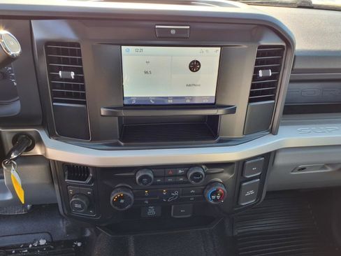 New 2025 Ford F250 XL w/ XL Chrome Package image 10