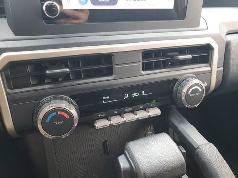 Used 2024 Toyota Tacoma SR image 22