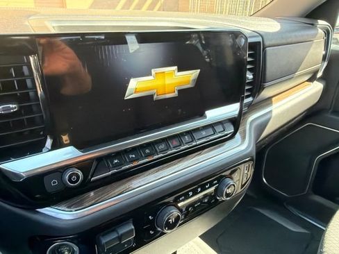 Used 2022 Chevrolet Silverado 1500 LT w/ Safety Package RWD image 14