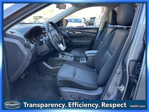 Used 2018 Nissan Rogue SV w/ Sun & Sound Touring Package image 15