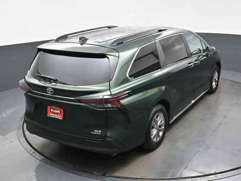 Used 2024 Toyota Sienna XLE image 42