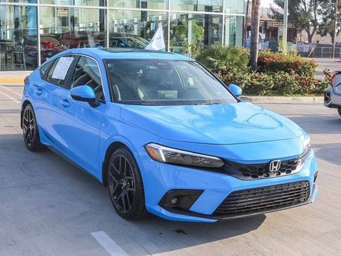 Used 2024 Honda Civic Sport Touring image 3