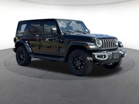 Certified 2025 Jeep Wrangler Unlimited Sahara AWD/4WD image 8
