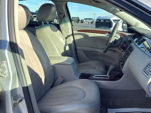 Used 2011 Buick Lucerne CXL image 12
