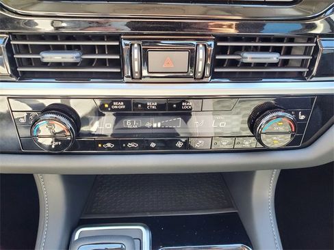 New 2025 Nissan Pathfinder SV w/ SV Premium Package image 18