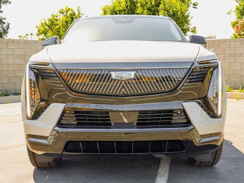 New 2026 Cadillac Escalade IQL Sport 2 w/ LPO, Floor Liner Package AWD/4WD image 4