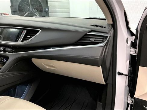 Used 2022 Buick Enclave Avenir image 15