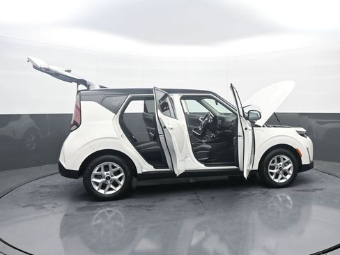 Used 2025 Kia Soul S image 43