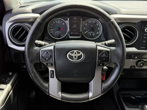 Used 2017 Toyota Tacoma SR5 w/ Tow Package RWD image 24