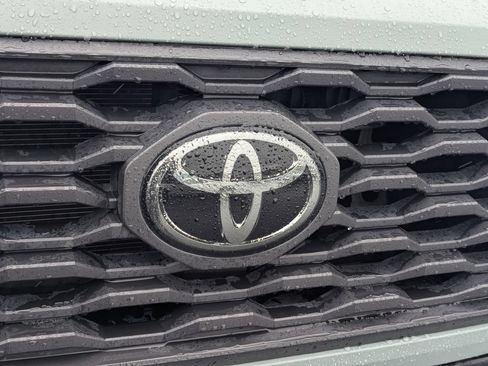 Used 2022 Toyota Tacoma TRD Sport AWD/4WD image 12