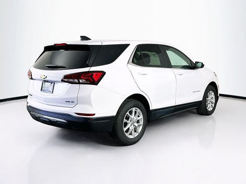 Used 2024 Chevrolet Equinox LT AWD/4WD image 9