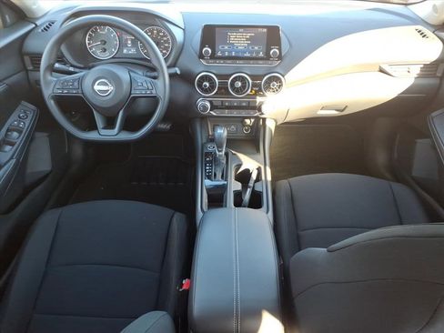 Used 2025 Nissan Sentra S image 7