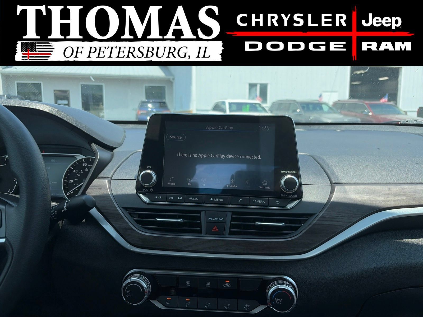 Used 2025 Nissan Altima 2.5 SV FWD image 17