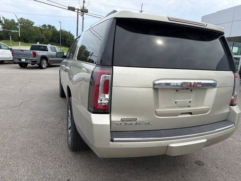 Used 2015 GMC Yukon XL Denali w/ Premium Package AWD/4WD image 21