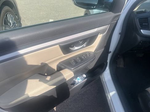 Used 2017 Honda CR-V LX image 25