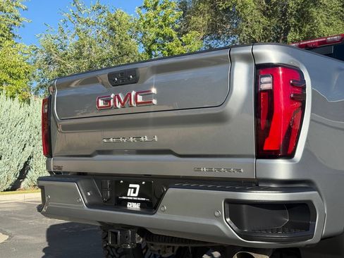 Used 2025 GMC Sierra 3500 Denali w/ Denali Reserve Package AWD/4WD image 15