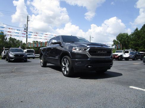 Used 2019 RAM 1500 Limited AWD/4WD image 2