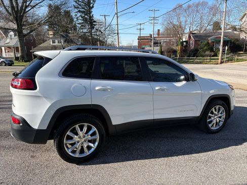 Used 2016 Jeep Cherokee Limited w/ Luxury Group image 10