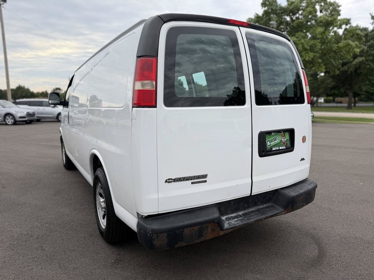 Used 2014 Chevrolet Express 1500 RWD image 12
