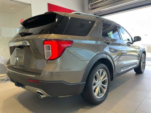 Used 2021 Ford Explorer Limited w/ Equipment Group 301A RWD image 17