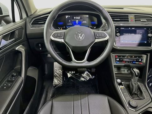Used 2023 Volkswagen Tiguan SE AWD/4WD image 25