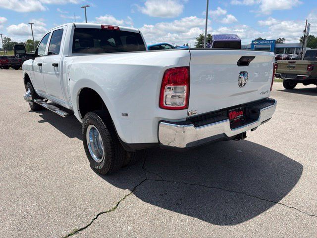 Used 2024 RAM 3500 Tradesman w/ Chrome Appearance Group AWD/4WD image 3