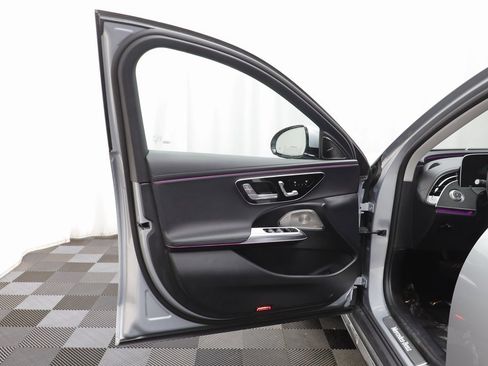 Used 2025 Mercedes-Benz E 450 4MATIC All-Terrain Wagon image 4