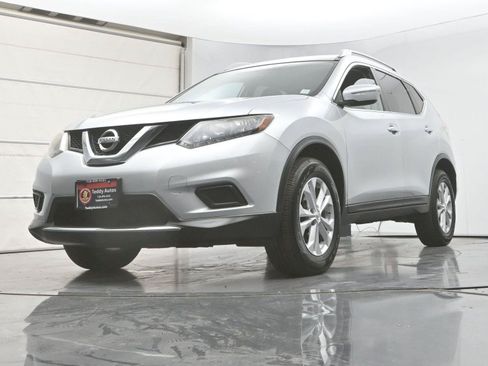 Used 2015 Nissan Rogue SV AWD/4WD image 28