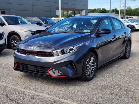 Used 2023 Kia Forte GT-Line w/ GT-Line Premium Package FWD image 2