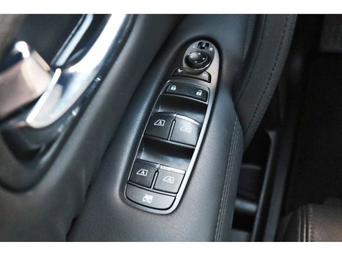 Used 2024 Nissan Armada SL w/ Captain's Chairs Package image 20