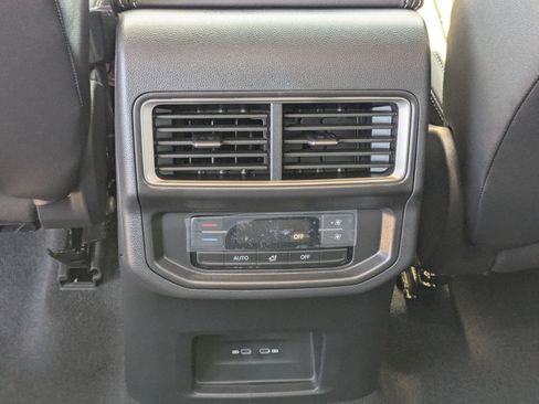 New 2026 Volkswagen Atlas SE image 30