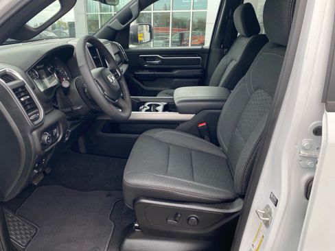 Used 2025 RAM 1500 Big Horn AWD/4WD image 9