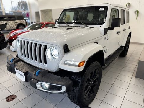 Used 2023 Jeep Wrangler Unlimited Sahara w/ Cold Weather Group image 33