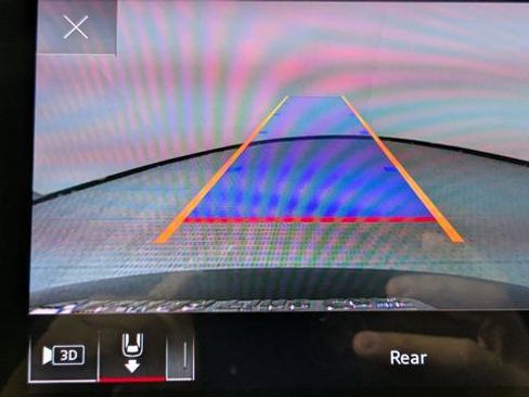 Used 2022 Audi e-tron Premium w/ Convenience Plus Package image 32