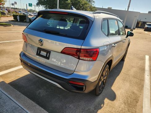Used 2024 Volkswagen Taos S FWD image 6
